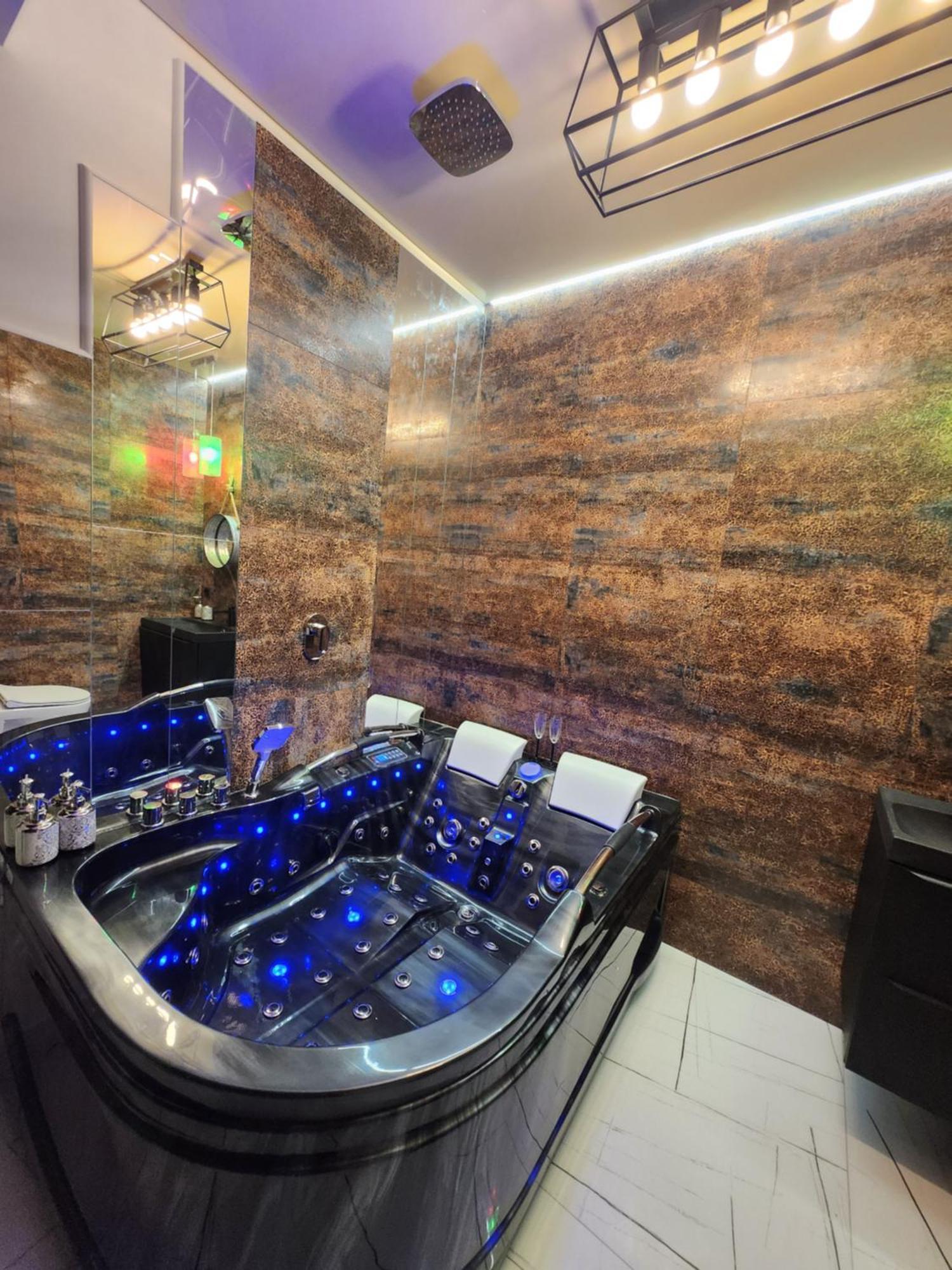 Central House: Studios with Jacuzzi, Prosecco & Wellness Facilities Warsaw Exterior photo